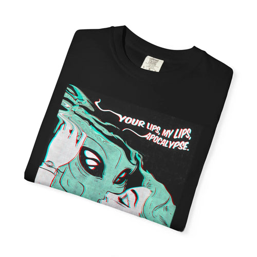 Alien Kiss Tee - Your lips, my lips, apocalypse by Printify